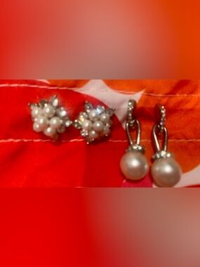 Elegant Pearl and Crystal Drop Earrings - White Pearls